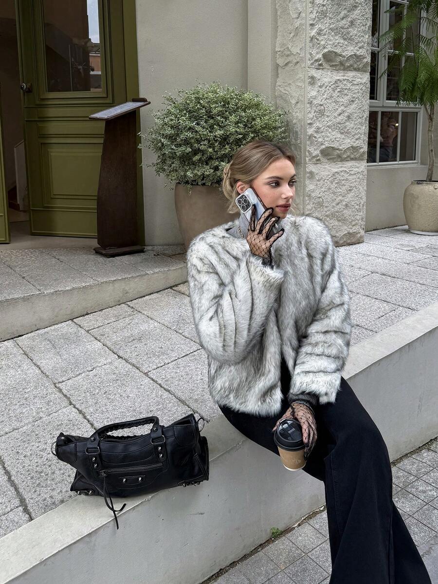 Elvomia™ Classic Faux Fur